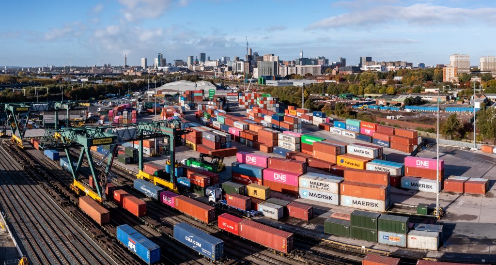 UK goods exports rose sharply at the start of 2026, but fresh risks from global trade tensions and geopolitical instability could quickly derail momentum, warned Parcelhero.